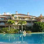 Apartamento - Playa - En Urbanización De Park Con Jardín Pb20 Estepona